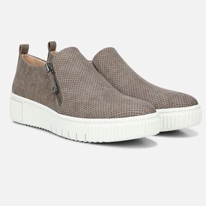 NATURALIZER SOUL TURNER SLIP ON SNEAKER, GREY size 8 W. New